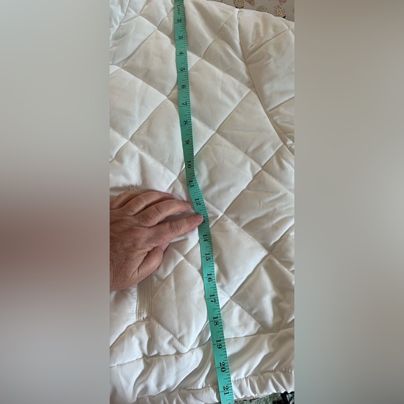 White puffer Coat Ladies Crop XL - Picture 2 of 7